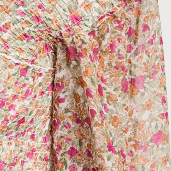 BB Dakota - Smock Factor Top - Picture 4 of 5